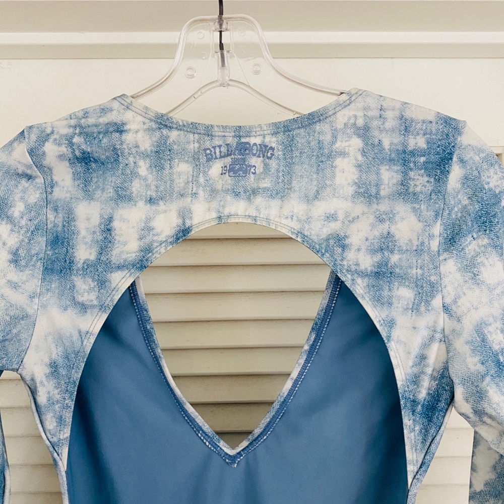 Billabong Mas Olas Blue tye dye bodysuit rashguard - Picture 6 of 6